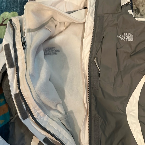 The North Face 2 in 1 Outdoor Jacket (SP) - Picture 4 of 5